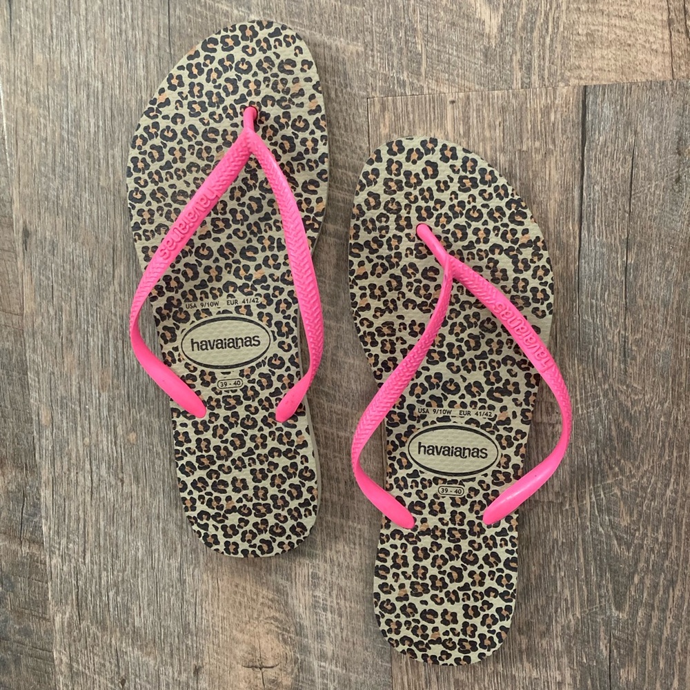 Havaianas Leopard Print Flip Flops with Pink Straps